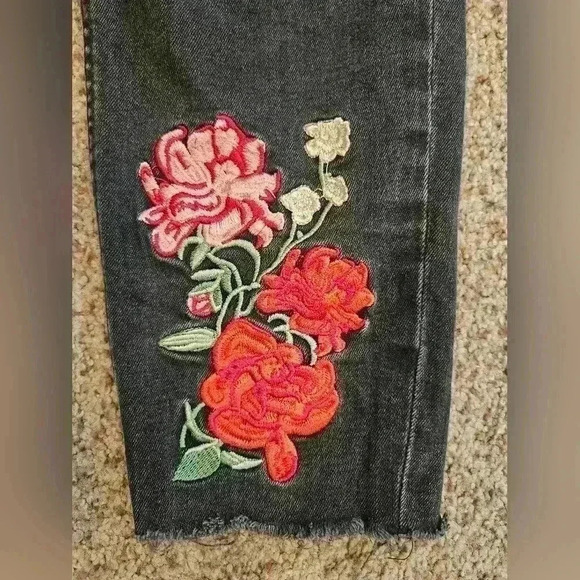 Divided High-Waisted Black Jeans With Rough Hem & Pink & Red Rose Design, Size 8 - Picture 4 of 7